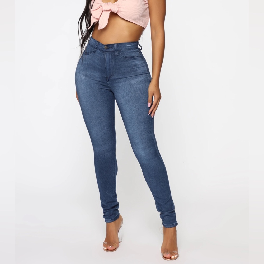 Fashion Nova Women’s Eva Super Soft Curvy Skinny Jean - Medium Wash